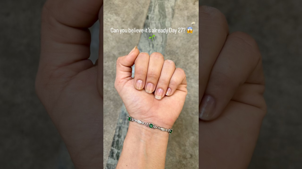 In just 3 days, I’ll be hitting the 1-month mark of my natural nail growth journey. 