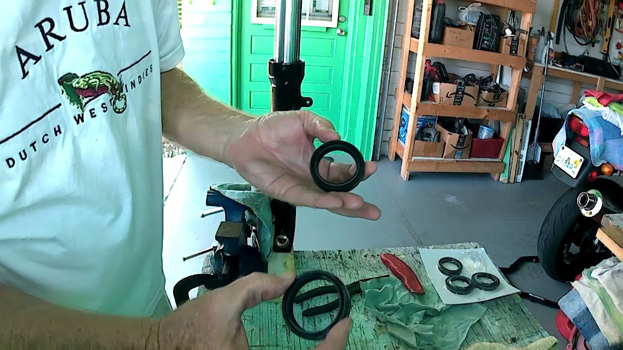 Triumph Speed Four Fork Rebuild Day 2