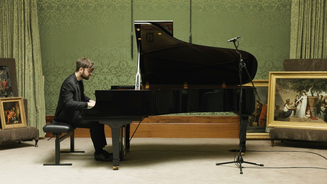 William Bracken plays Messiaen: La Colombe