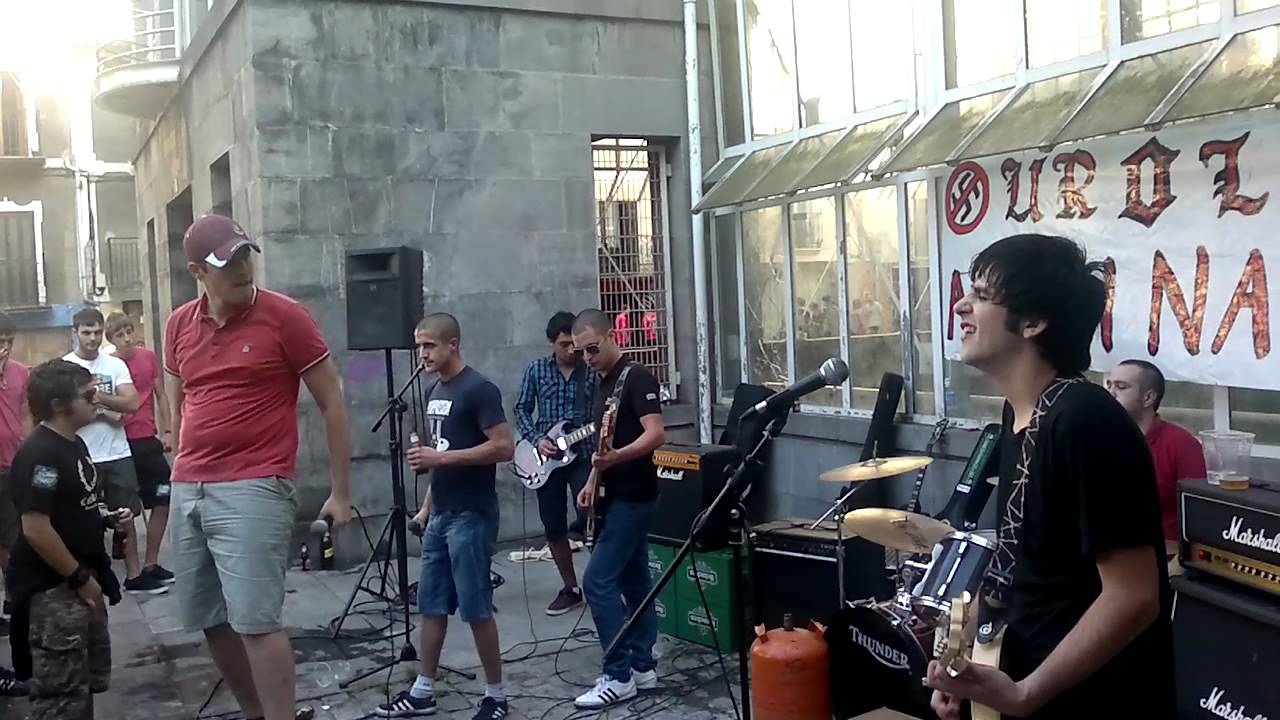 In Your Face - Barne barnetik (Apunta)