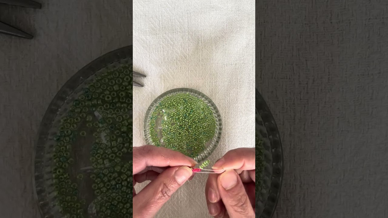 عمل اسوارة زهور الجزء الثاني …Making a flower bracelet part 2