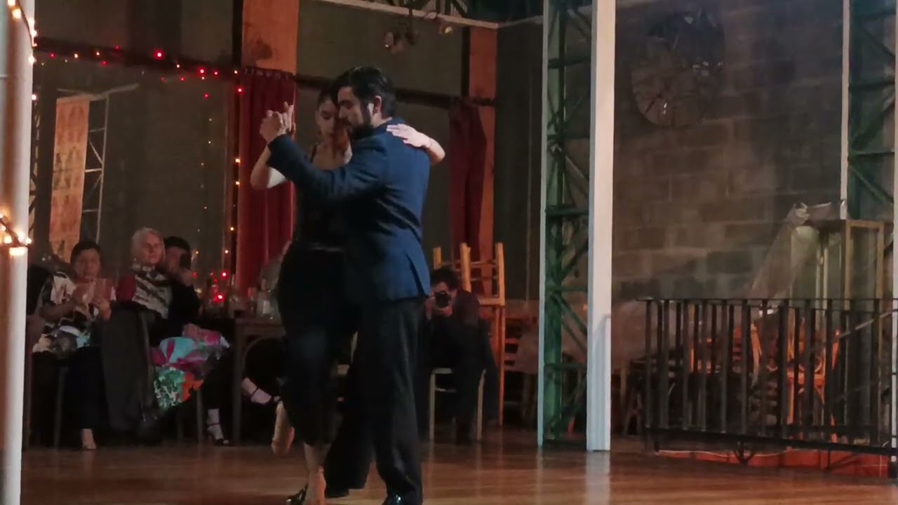 Tenía Que Suceder (Di Sarli) Silas y Anita / Valparaíso, Chile
