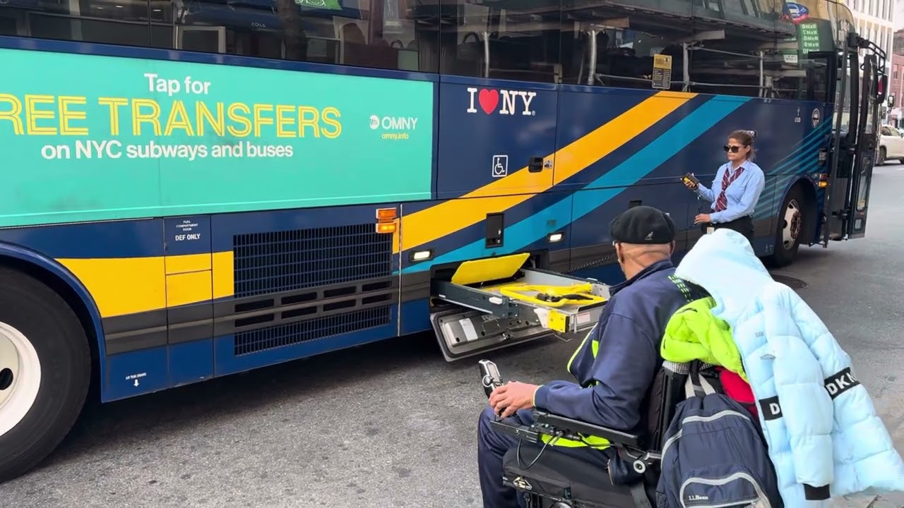 MTA Bus: 2021 Prevost X3-45 #1424 on the BxM6 featuring the Wheelchair Lift in Action