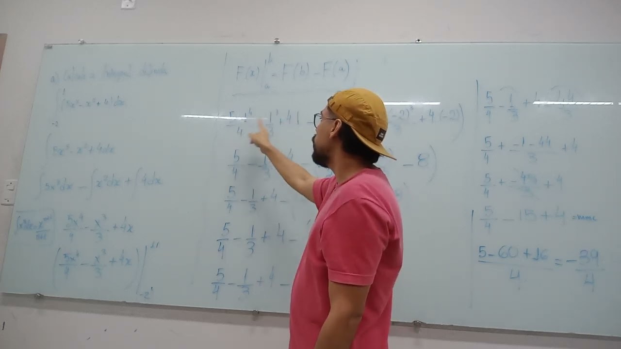 Questão a) 