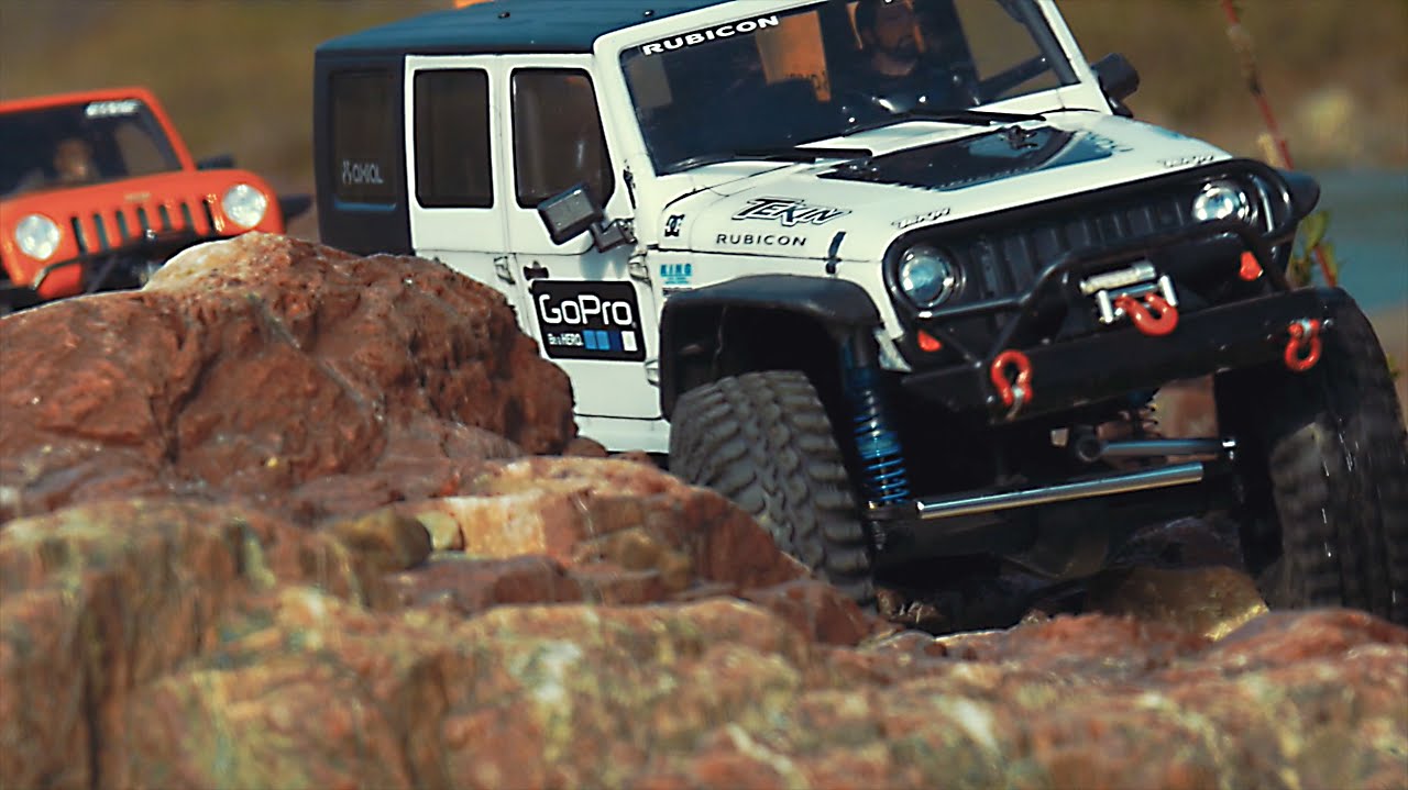 Axial SCX10 Jeep Wrangler(white,orange)Rock Crawling_#5