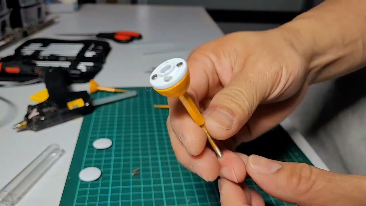 GPS Antenna for 1:14 Liebherr 945 Excavator