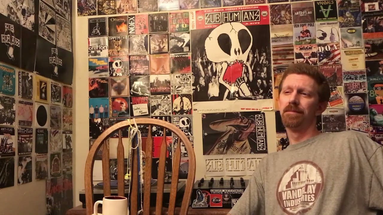Shnootz - Reaction Video (Suzanne Vega - Luka)