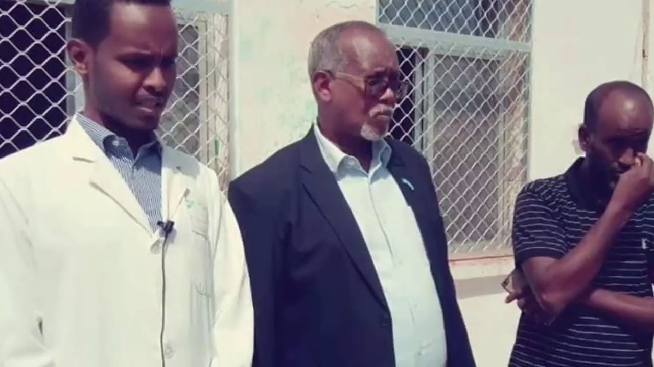 Madaxweyne Xaaf oo Cadaado u guuray iyo Wasiirkiisa oo hadlay