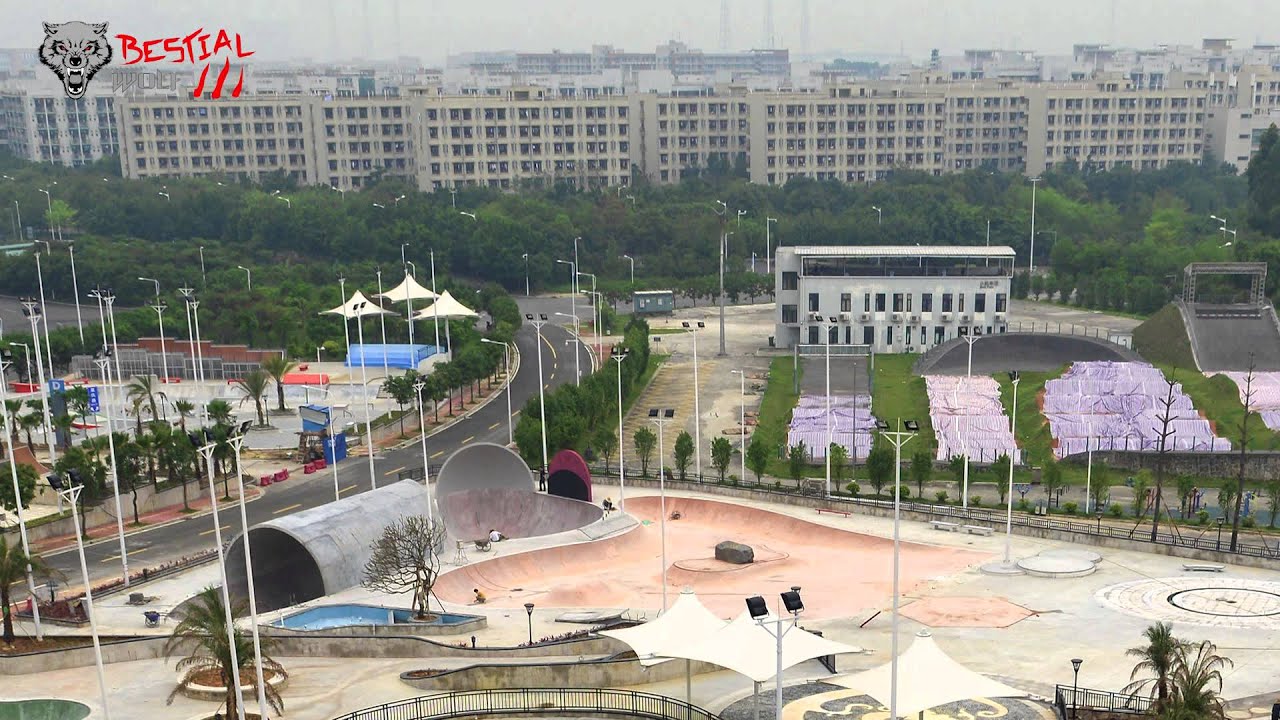 The biggest Skate Park in the World in Guangzhu ( China ) II