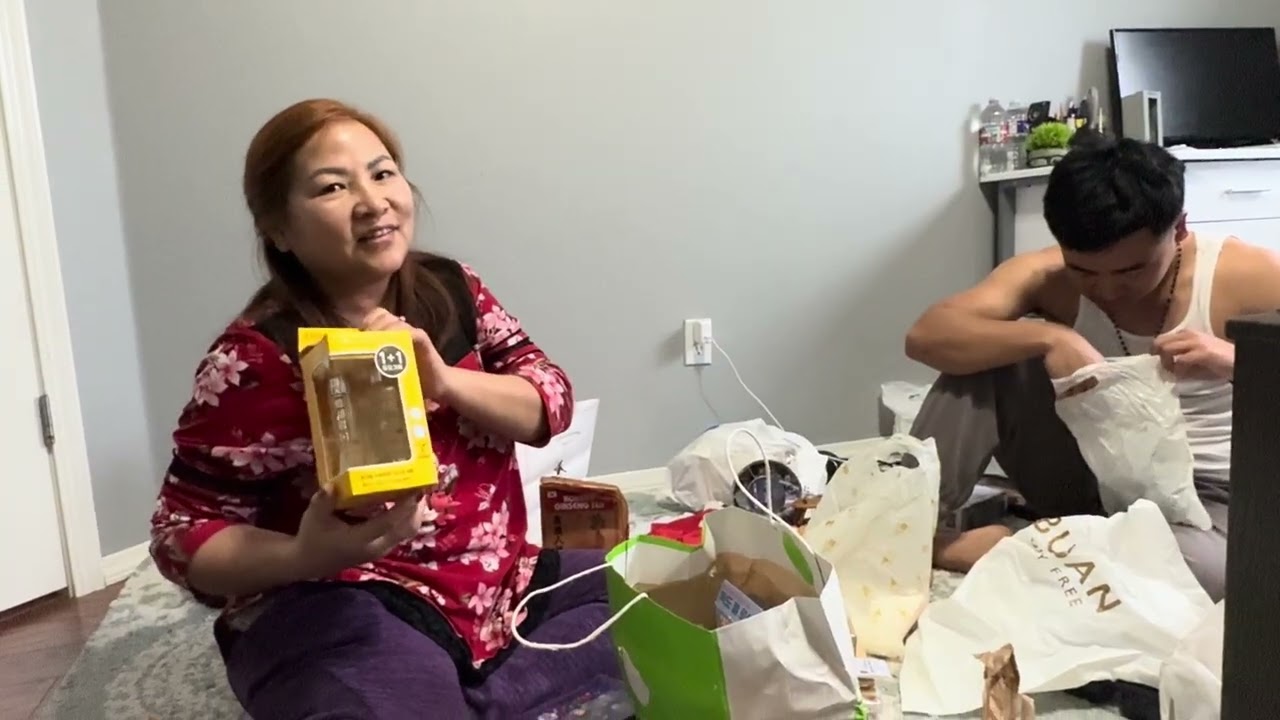 Thawng Dal Sian Pi in. A Nu Letsong Piak na