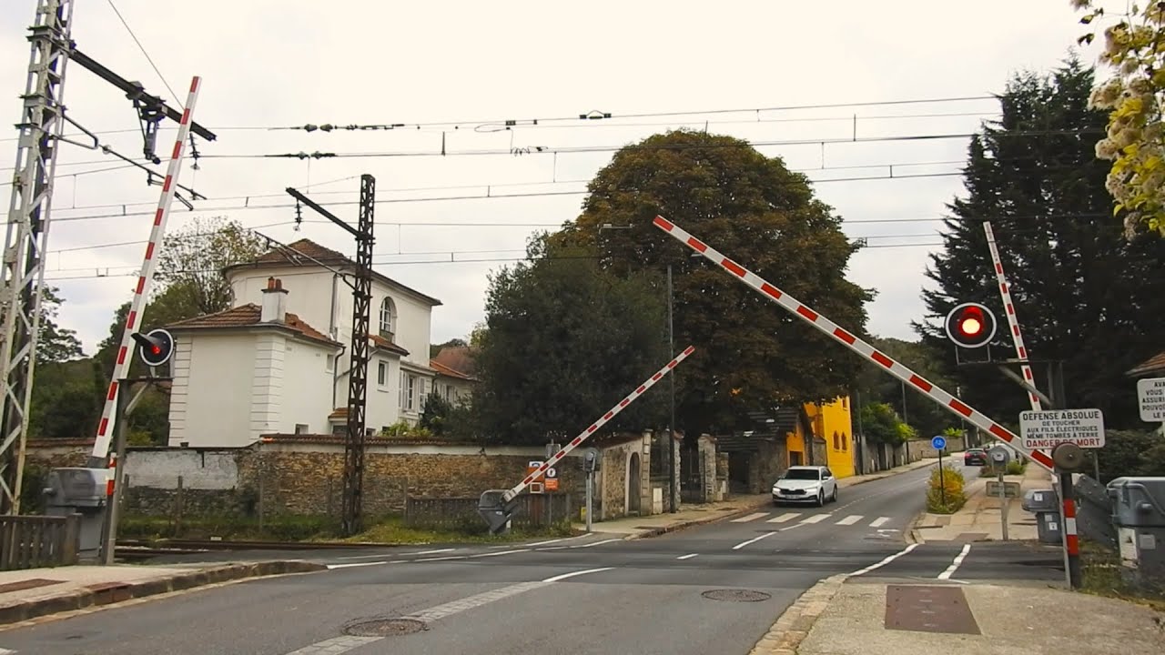 Les Passages a niveaux de la ligne RER C vers Massy