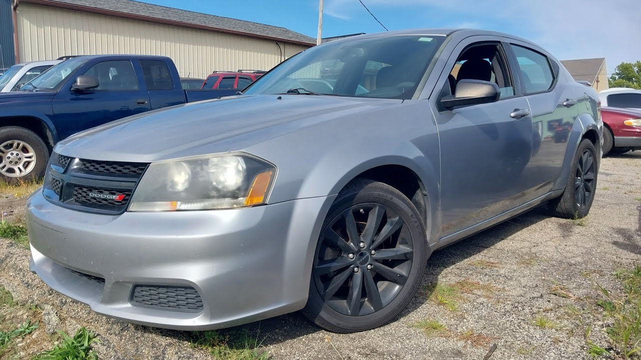 2014 Dodge Avenger (tour and startup)