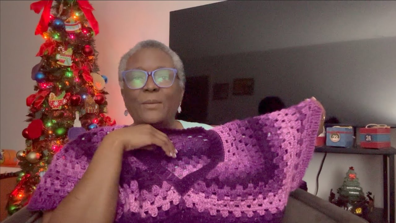 🎄😄🧶 12 days of Crochet  - Crochet with me! Day 8🎄💜
