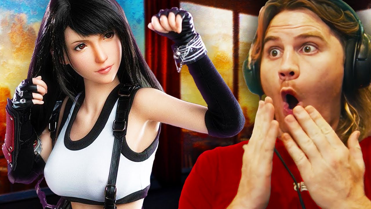 Opening My Life-Size Tifa 