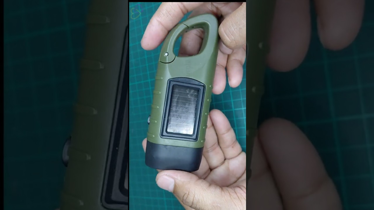 Hand Crank 🔋 Dynamo Solar Powered Rechargeable Flashlight
