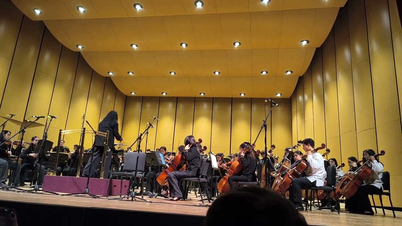 BASEE Y OSEJ - Marcha Radetzky - Johann Strauss - Dirección: Yalissa Cruz Espino.