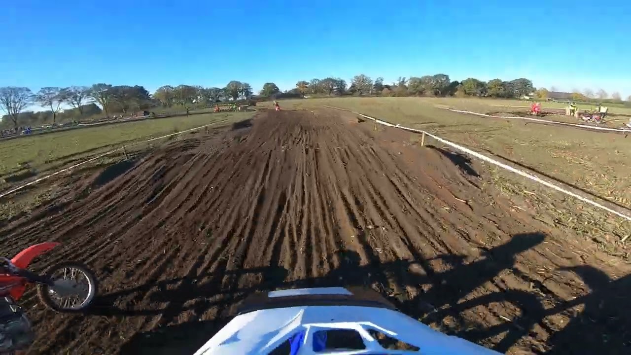 Maiscross Boekel 2022 1e manche, brommers versnellingen