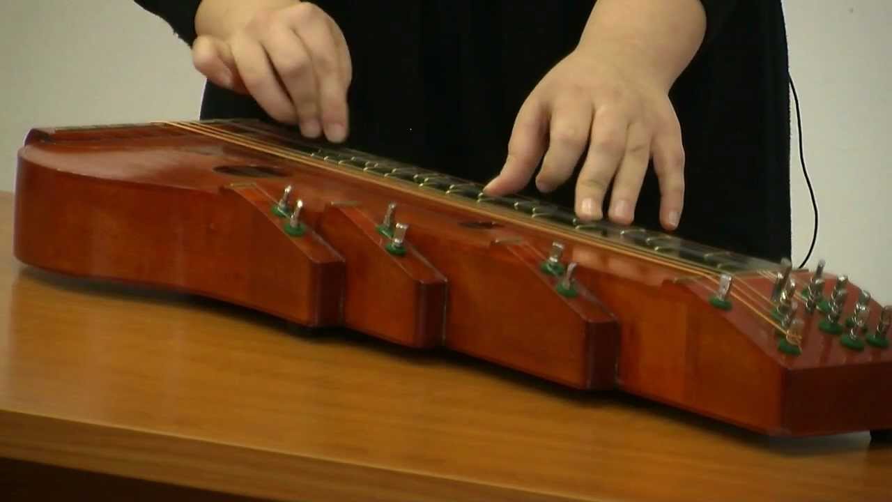 Juhász Kitti (citera, ének), Moldvai énekek és táncok