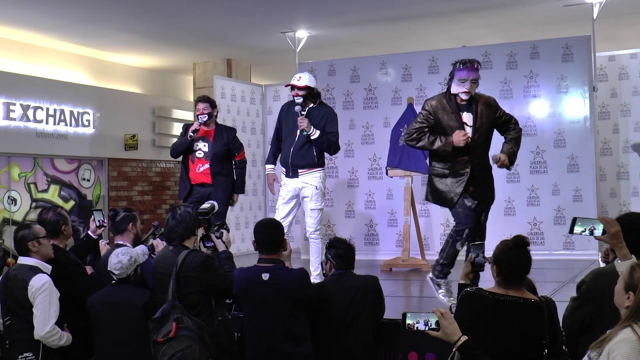 Reconocimiento a Cepillin, Develación de Huellas Cepi y Franky en Galerias, plaza de las estrellas.