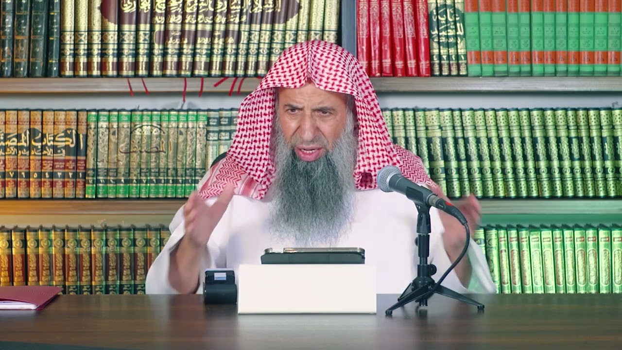 ما حكم لعب لعبة فيديو بشخصية أنثى مع تفادي الممنوعات فيها؟