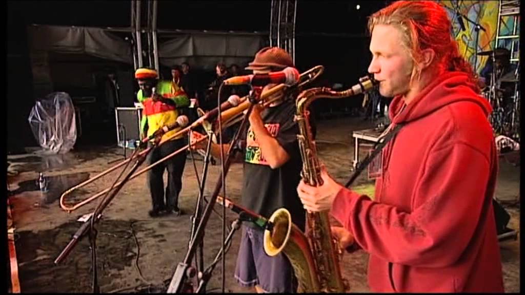 Mikey Dread - Bank Robber (Glastonbury 2004)