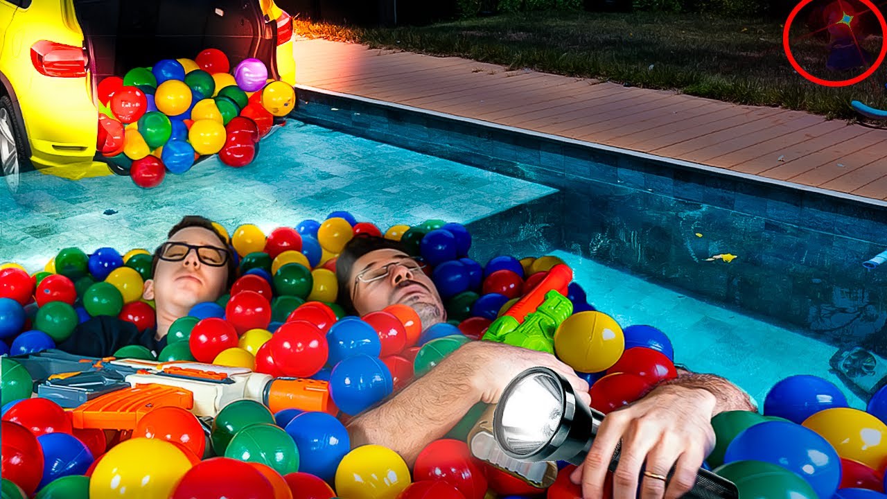 PASSAMOS a NOITE e 24 HORAS na PISCINA DE BOLINHAS! 😱 CARRO, ACAMPAMENTO, QUARTO - Filme Completo