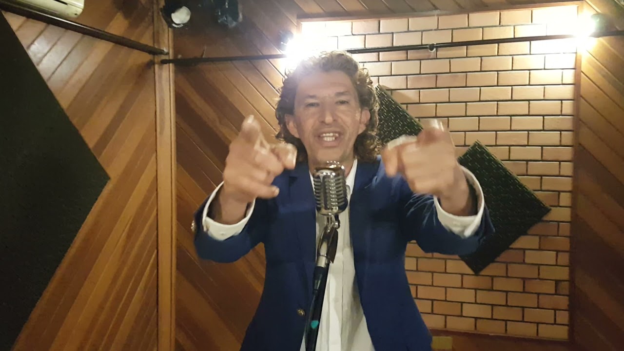 MÚSICA: O HOMEM DAS MÃOS FURADAS  !☆