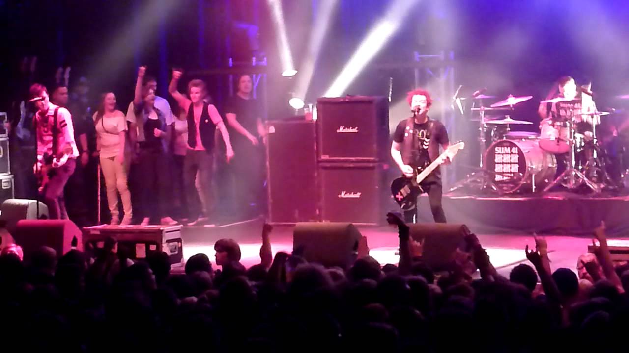 Sum 41 @ 013 Tilburg (2012), Part VI - 'Screaming Bloody Murder' & 'Skumfuk' & 'Over My Head'