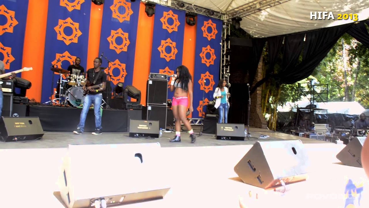 Mampi - Walilowelela (Live in Zimbabwe)