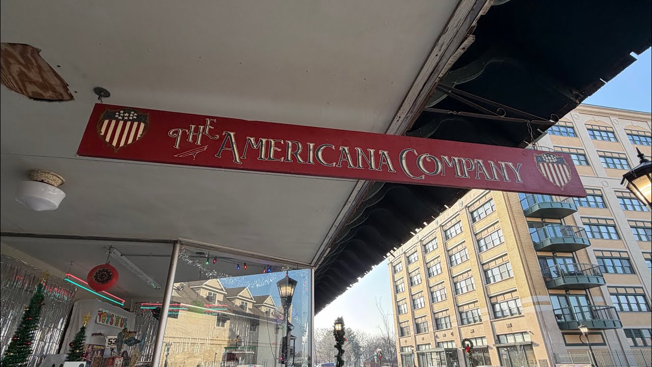 Покупка антиквариата в городе Бэй-Сити, штат Мичиган.