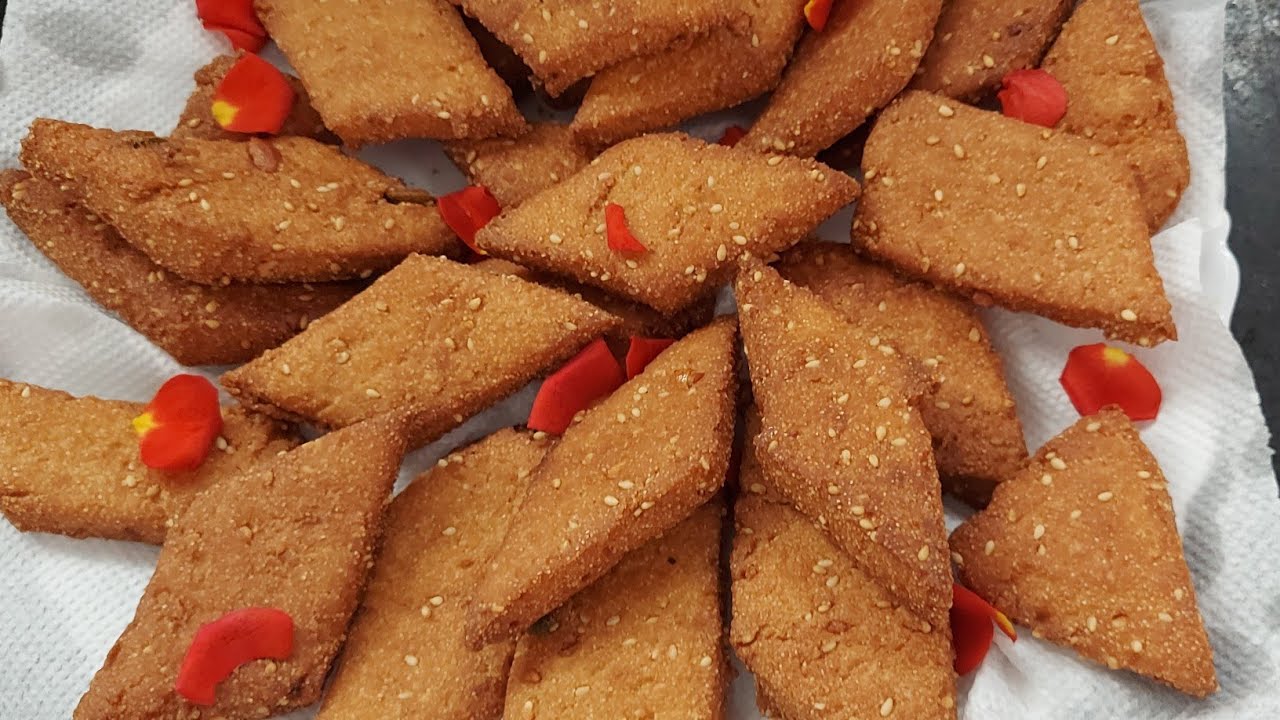 Gud ke lauz  (gud ke khajoor) sweet cookies Hyderabadi lauz recipe by my kitchen tasty dishes 😋
