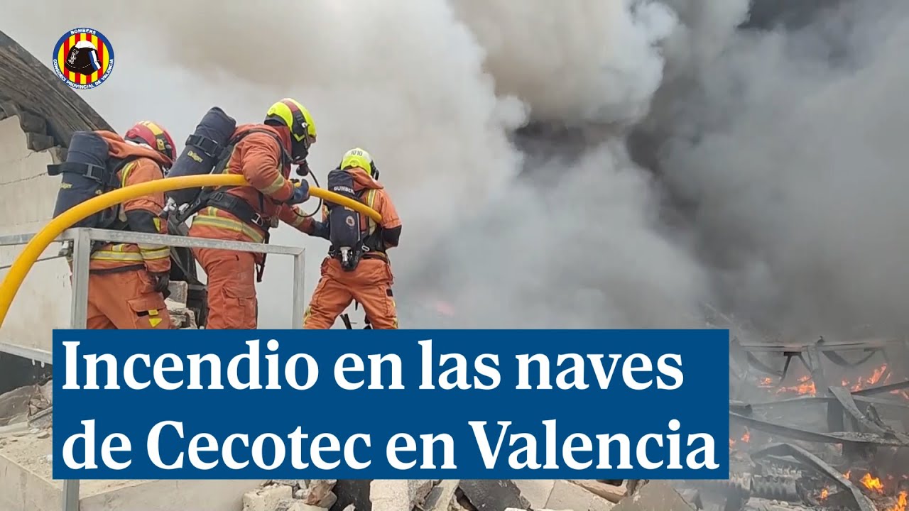 Un incendio arrasa cinco naves de la de la empresa de electrodomésticos Cecotec en Sollana