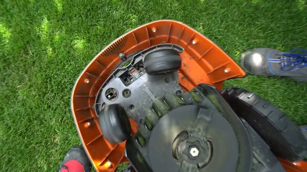 DIE 3 FEHLER MACHEN ALLE GARTENBESITZER: Rasenroboter im Einsatz. Installation, Messer, Wartung!