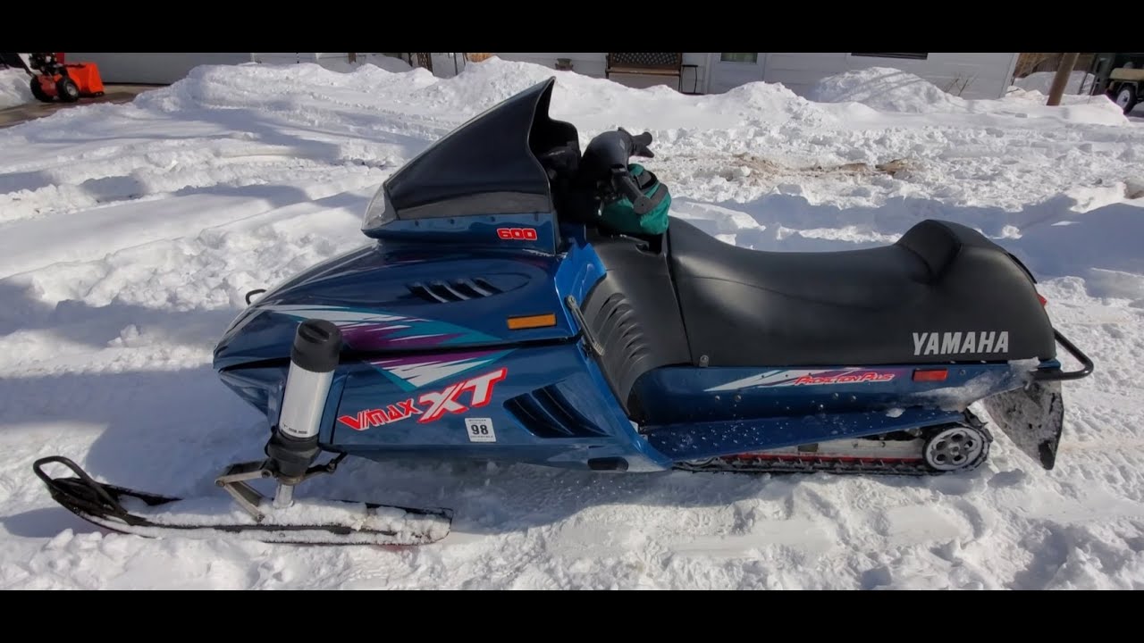 1996 YAMAHA V-MAX 600 XT has been sitting in a barn 29 years!