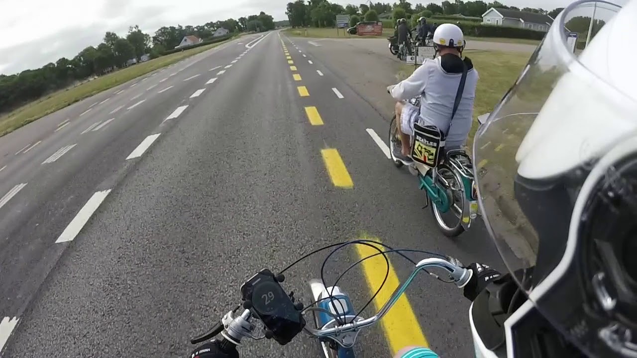Varbergs moped och scooter klubb (Vmsk) veteranmarknad Morup