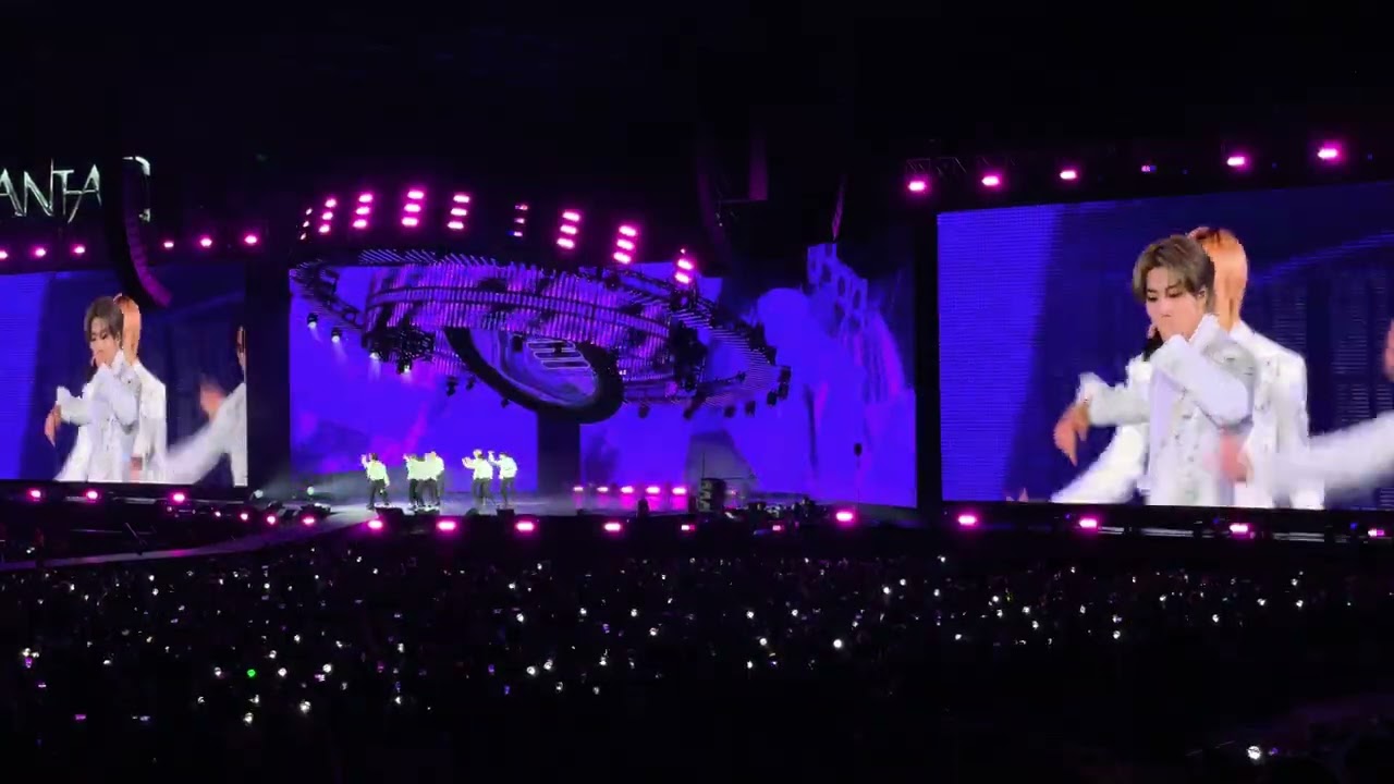 Easy - Stray Kids | Full Stage Cam (230331 Maniac World Tour Encore - Los Angeles Day 1)