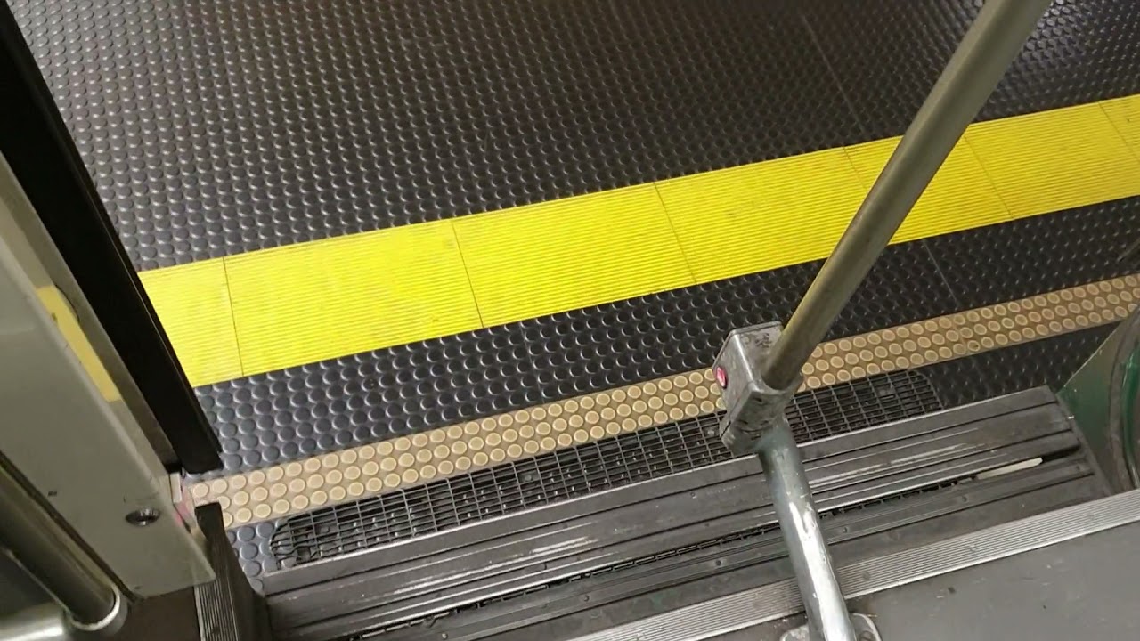 Mitfahrt 7757-7577 Linie 66 Tür Videos + ein und aus fahrten