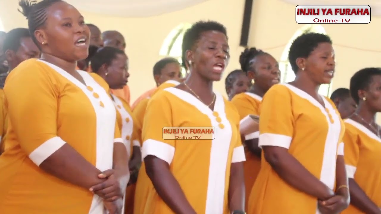 Kwaya parokia ya Ipuli mbele ya Kardinali RUGAMBWA, Ibada ya pamoja kuombea Umoja wa Kikristo Tabora