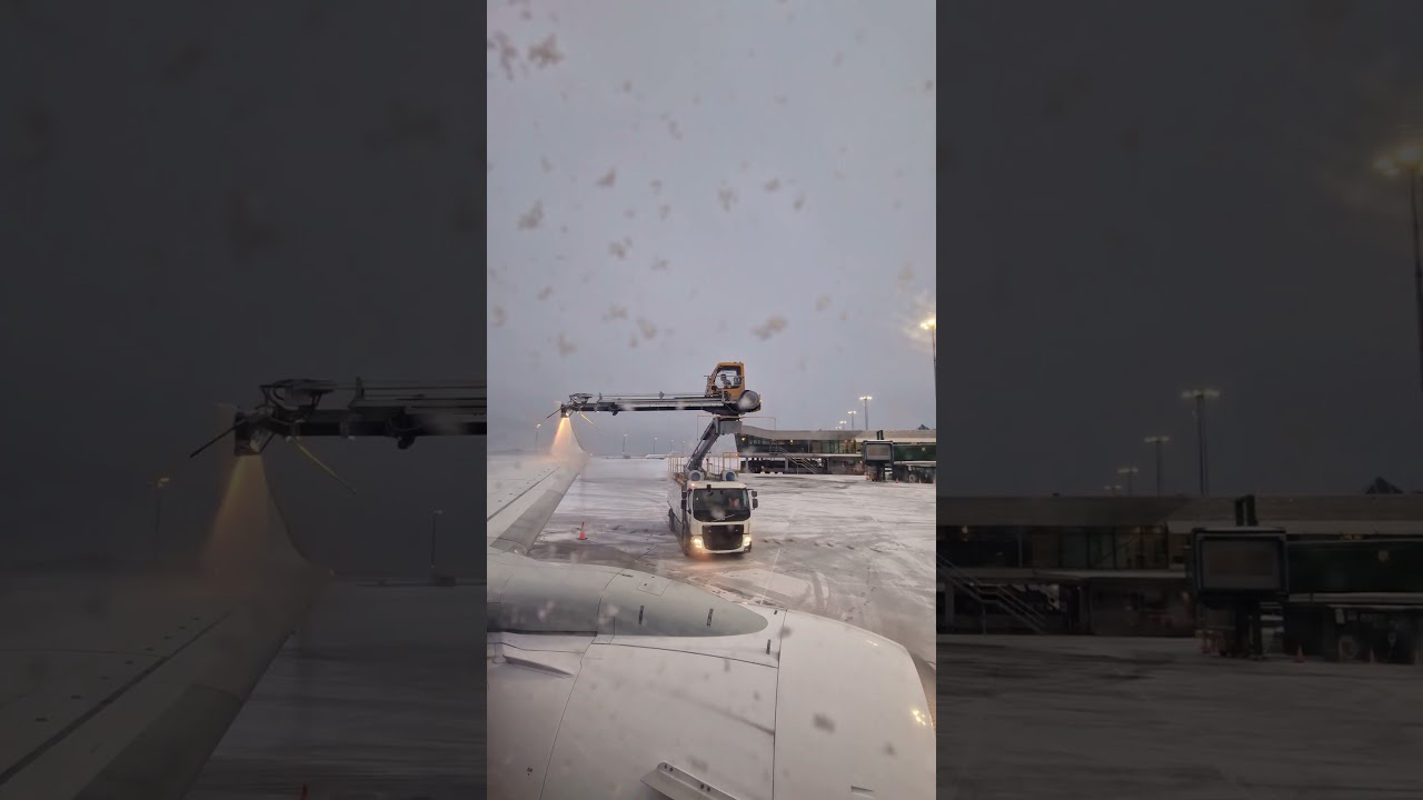 Amazing Hyperlapse of Airplane Deicing: Witness the Fascinating Pre-Flight Process!