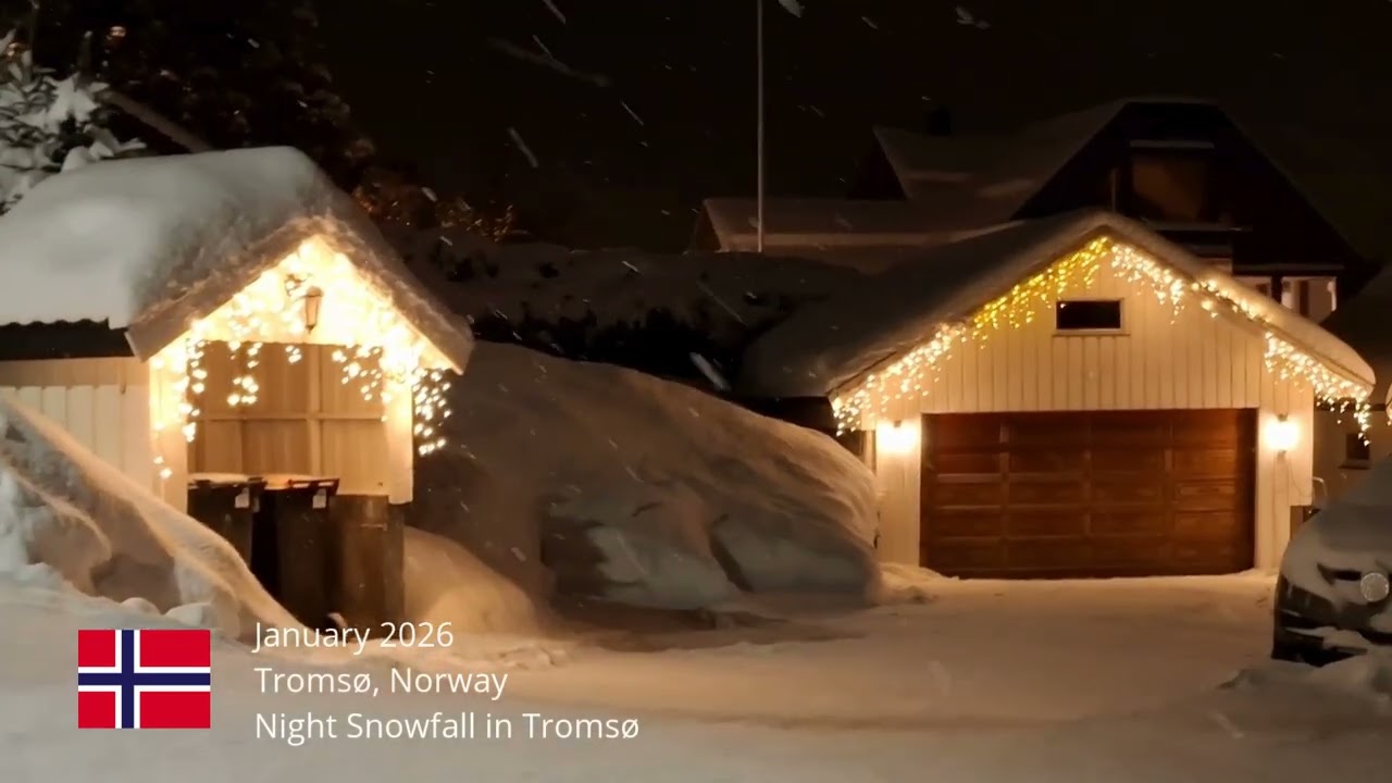 Tromsø, Norway /// Night Snowfall in Tromsø /// Vodo Travel