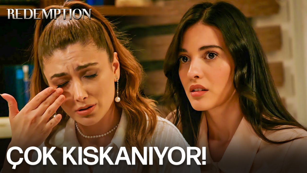 Kıskanç Hira, Selin’in gözlerini yaktı! 😂 | Esaret 138.Bölüm