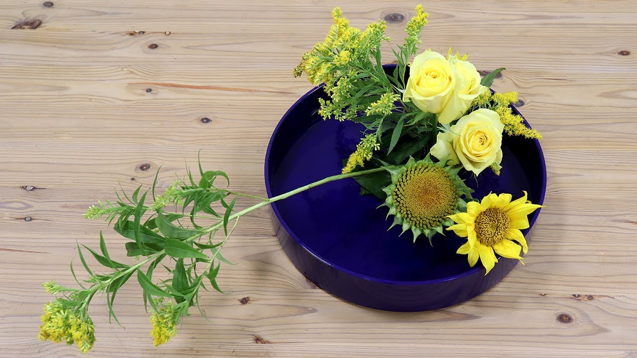 How To Make A Low Free Style Ikebana Style Arrangement