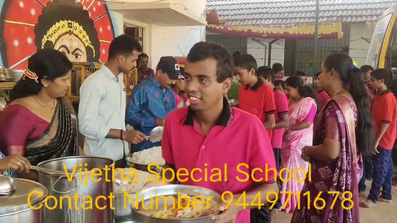 Mr.Melwyn D'Souza & Mrs.Sharala D'Souza Family Provided Special Meals To Vijetha Special School.