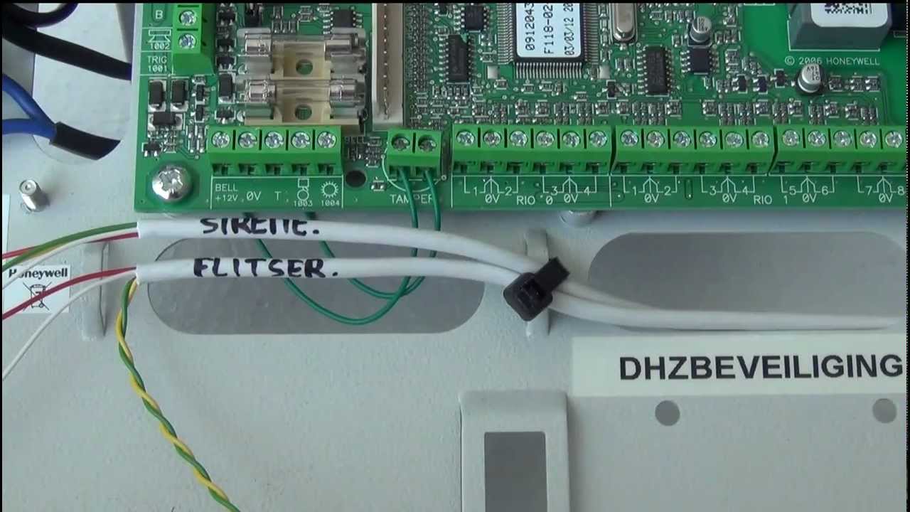 Sirene en flitser aansluiten op een Galaxy G2-20 alarmsysteem.