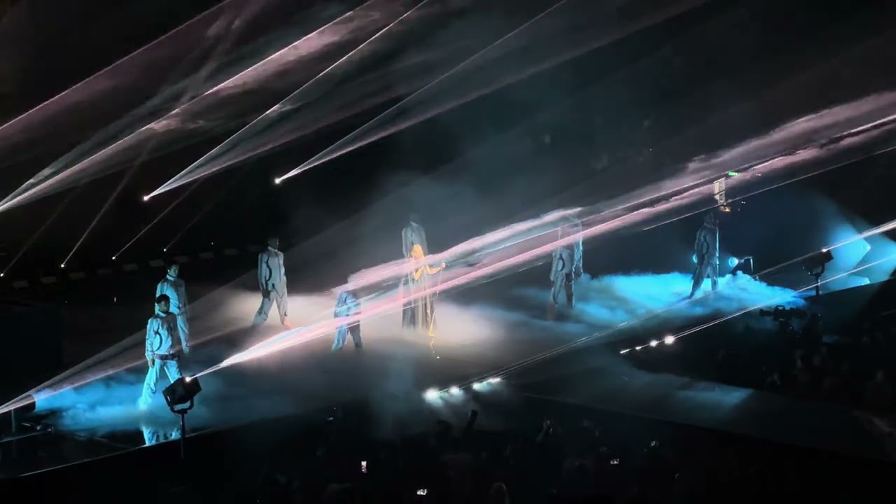 Kylie Minogue — Slow — Live in Montreal 2025