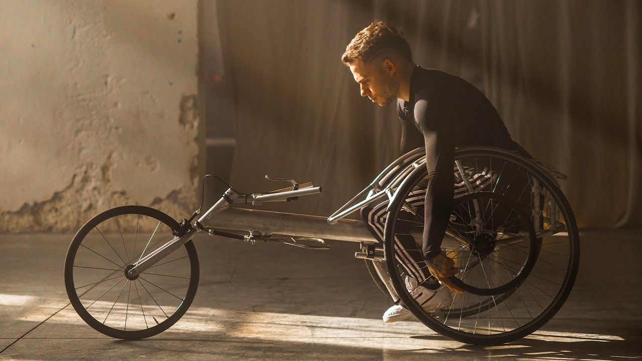 Toyota presenta: The Unbreakable - Andrea Pusateri