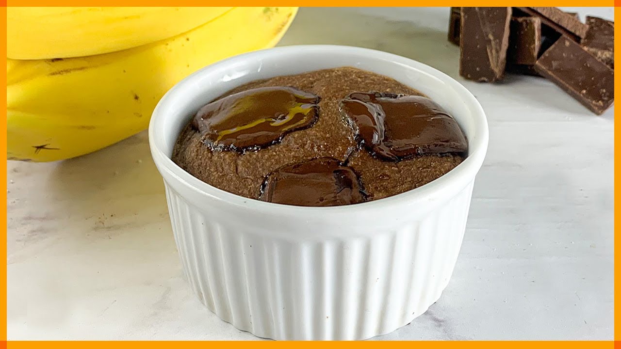 BOLO DE AVEIA DE CHOCOLATE | Doce Sem Açúcar e Menos de 200 calorias!