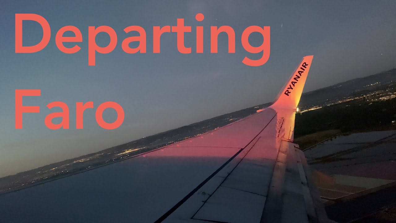 Ryanair 737-800 departing Faro