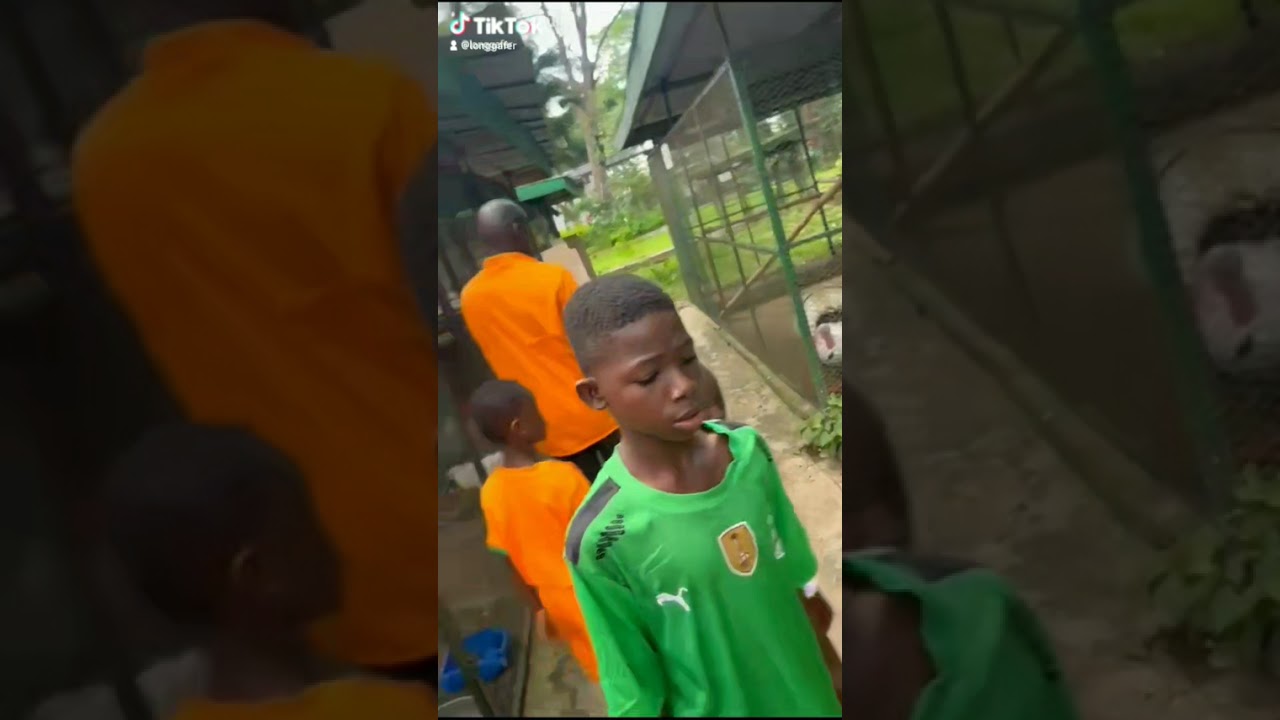 Lors de la 3ème sortie socio-éducative au Zoo national.