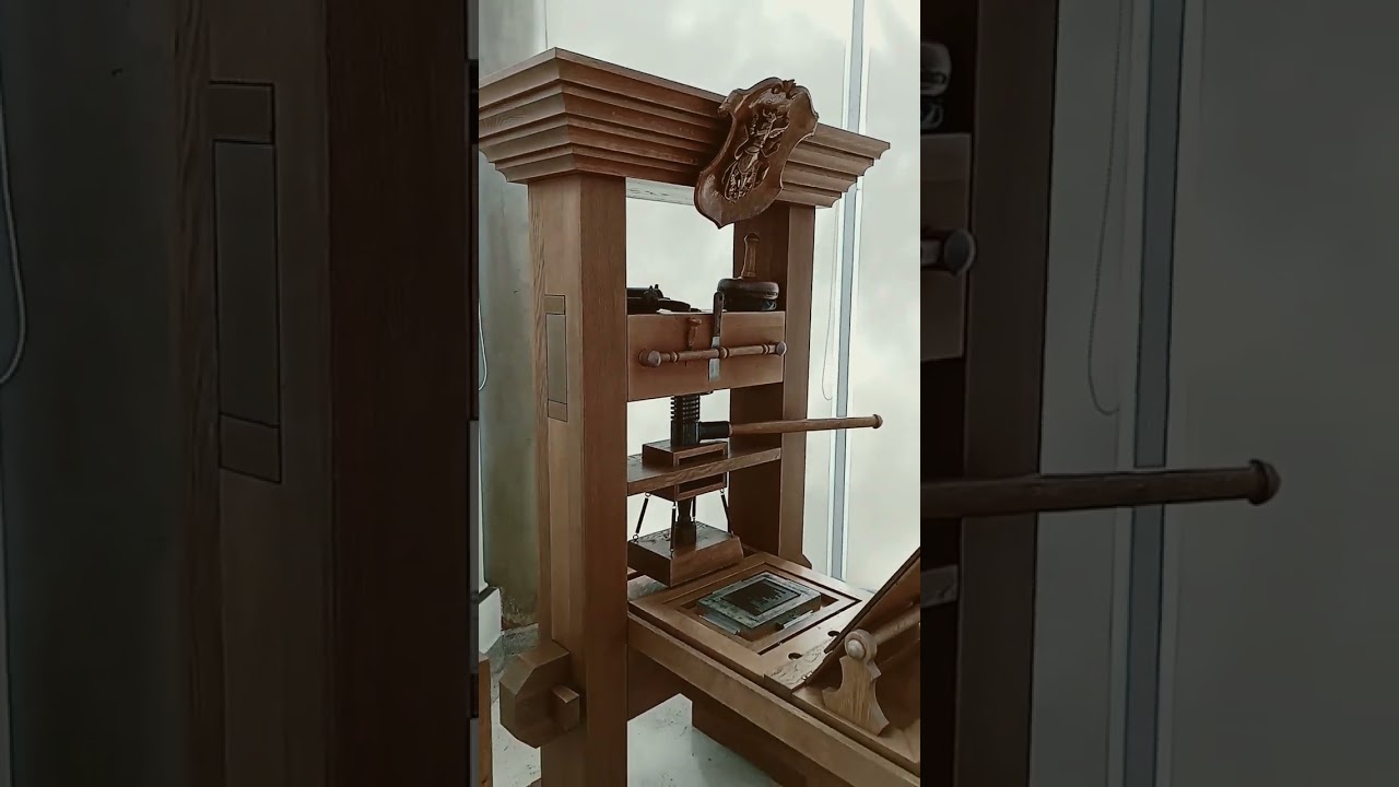 Prensa  de Johannes Gutenberg  do ano 1450.#shorts